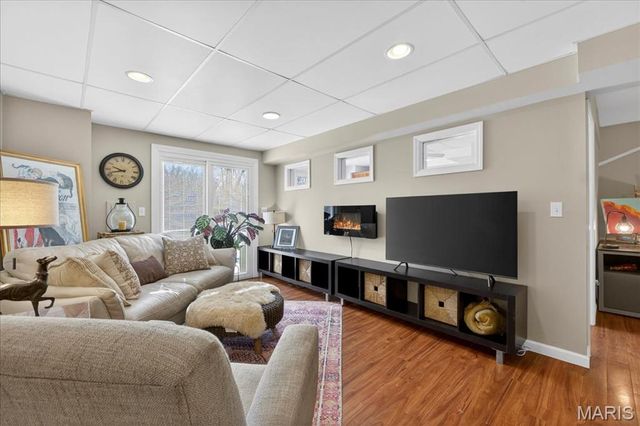 1102 Lakeview Drive, Pacific, MO 63069