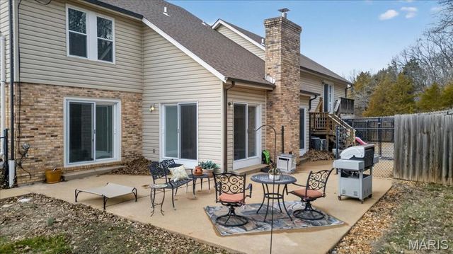 1102 Lakeview Drive, Pacific, MO 63069