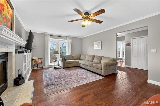 1102 Lakeview Drive, Pacific, MO 63069