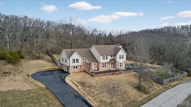 1102 Lakeview Drive, Pacific, MO 63069