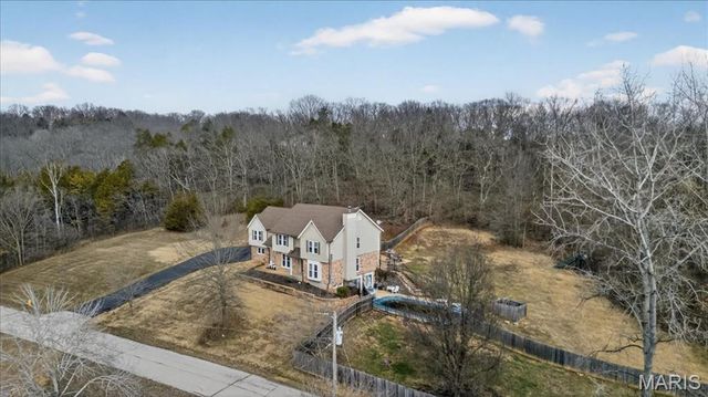 1102 Lakeview Drive, Pacific, MO 63069