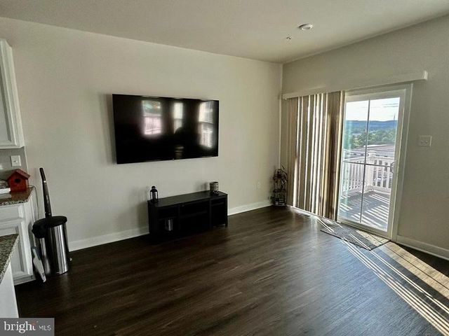 210 CHASE DR, Downingtown, PA 19335