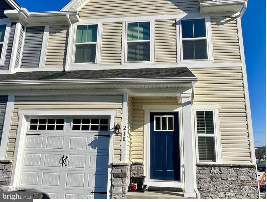 210 CHASE DR, Downingtown, PA 19335