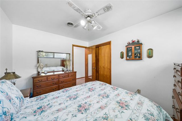 648 Birch St, Jeannette, PA 15644
