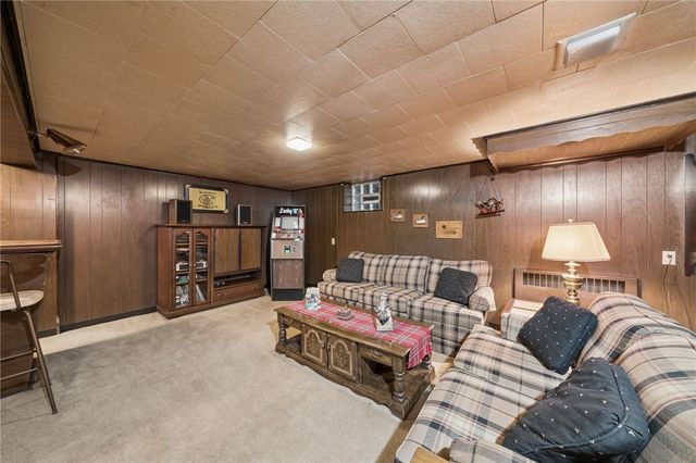 648 Birch St, Jeannette, PA 15644