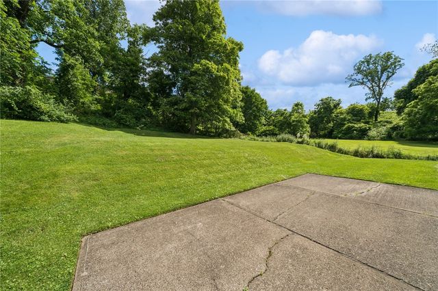 648 Birch St, Jeannette, PA 15644