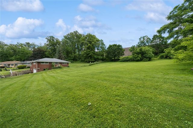 648 Birch St, Jeannette, PA 15644