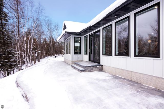 3681 Riverview Road, Manton, MI 49663