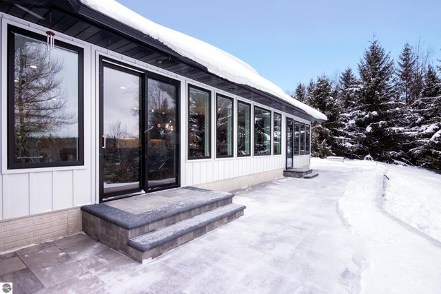 3681 Riverview Road, Manton, MI 49663