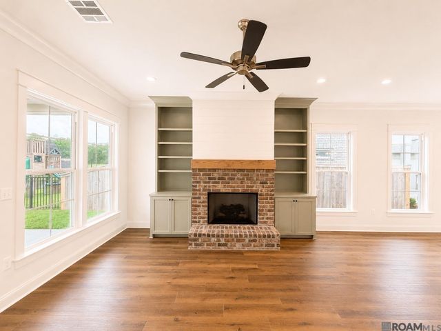 36177 Belle Parc Ave, Geismar, LA 70734