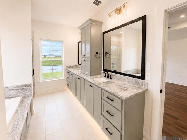 36177 Belle Parc Ave, Geismar, LA 70734