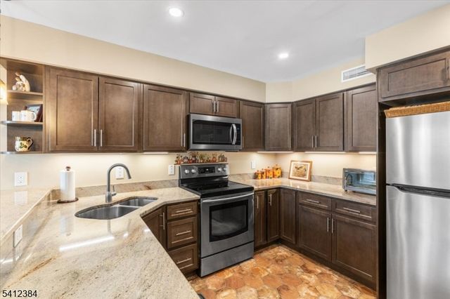 10 Gristmill, Sparta Twp., NJ 07871