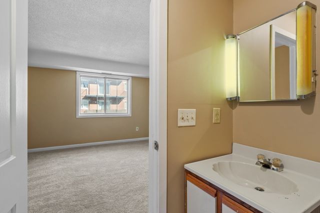 1508 Gorham Street 102, Lowell, MA 01852