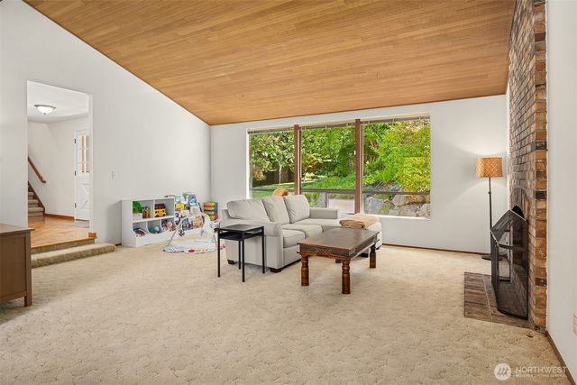 19516 SE 23rd Street, Sammamish, WA 98075