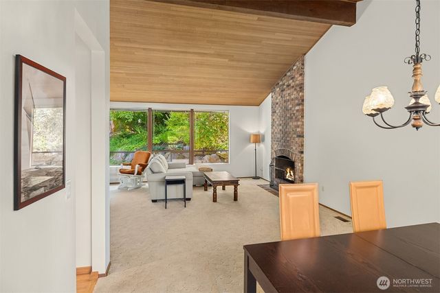 19516 SE 23rd Street, Sammamish, WA 98075