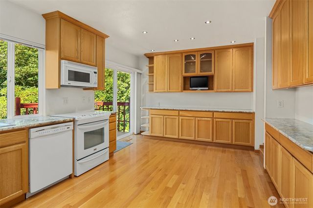 19516 SE 23rd Street, Sammamish, WA 98075