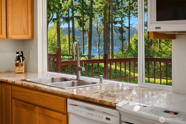19516 SE 23rd Street, Sammamish, WA 98075