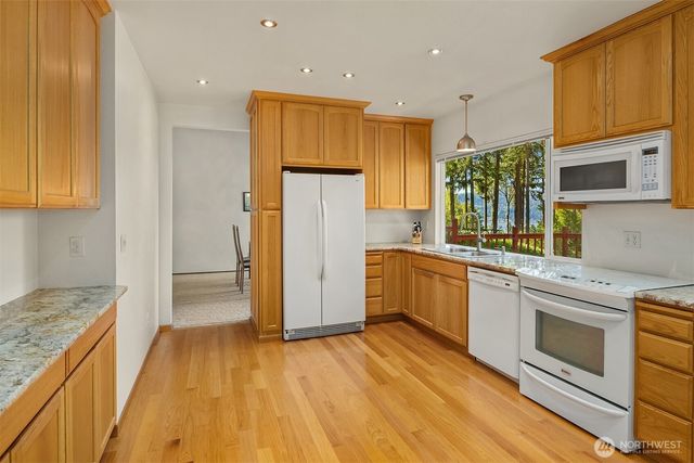 19516 SE 23rd Street, Sammamish, WA 98075