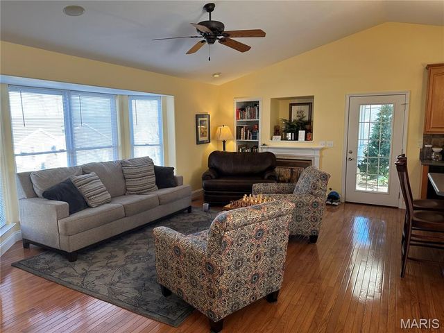 1308 Apple Blossom Lane, Washington, MO 63090