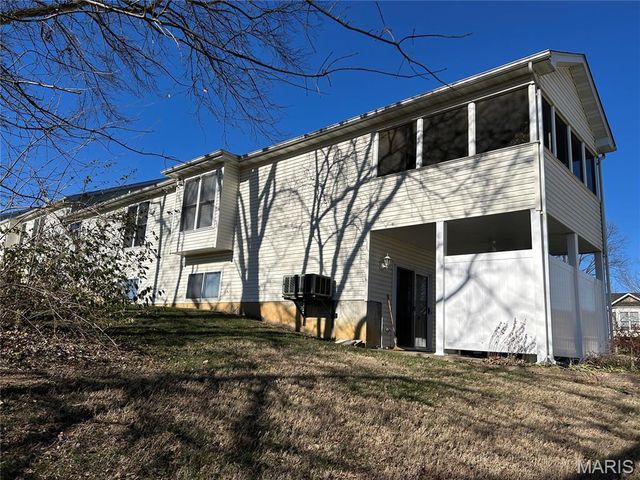 1308 Apple Blossom Lane, Washington, MO 63090