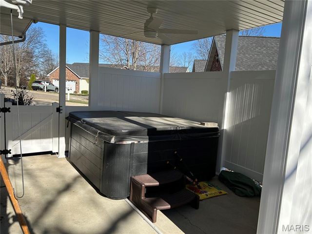 1308 Apple Blossom Lane, Washington, MO 63090