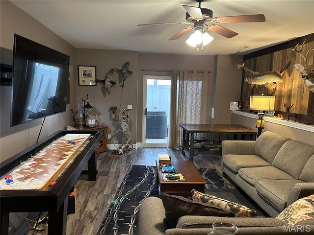 1308 Apple Blossom Lane, Washington, MO 63090