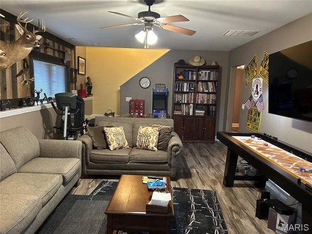 1308 Apple Blossom Lane, Washington, MO 63090