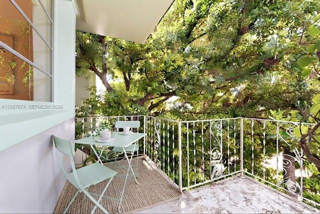945 10th Street 3, Miami Beach, FL 33139