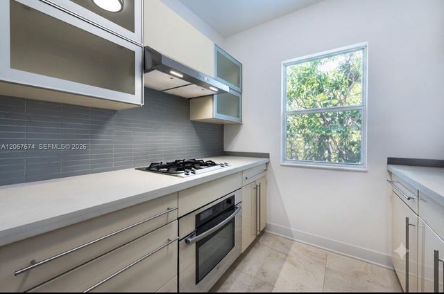 945 10th Street 3, Miami Beach, FL 33139