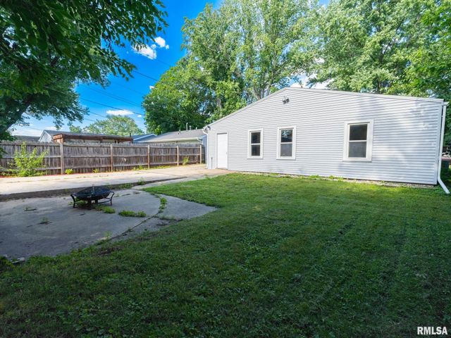 209 CAPRI Street, Pekin, IL 61554