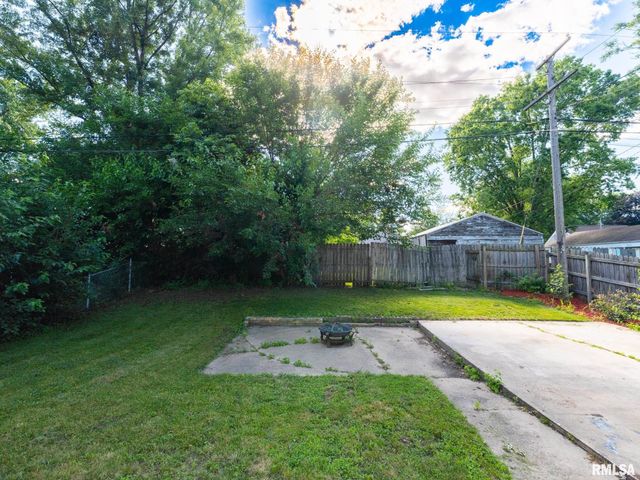 209 CAPRI Street, Pekin, IL 61554
