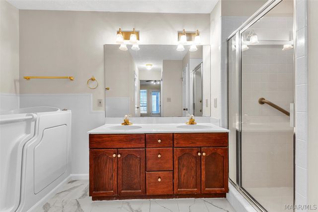 2638 QUEENS HOLLOW Court, Montgomery, AL 36117