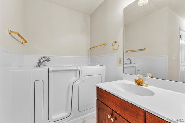 2638 QUEENS HOLLOW Court, Montgomery, AL 36117