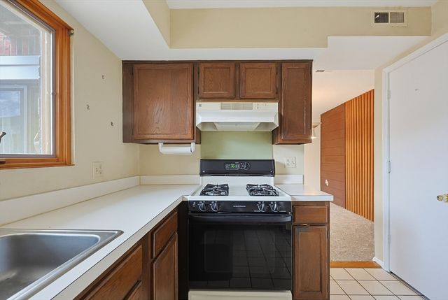 52 Rosewood Dr 52, Stoughton, MA 02072