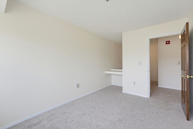 52 Rosewood Dr 52, Stoughton, MA 02072