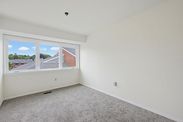 52 Rosewood Dr 52, Stoughton, MA 02072