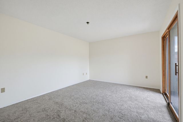 52 Rosewood Dr 52, Stoughton, MA 02072