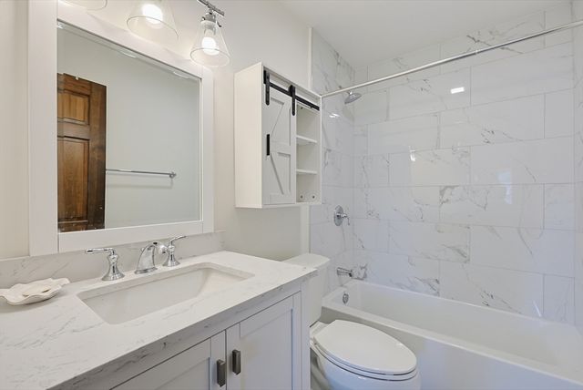 52 Rosewood Dr 52, Stoughton, MA 02072