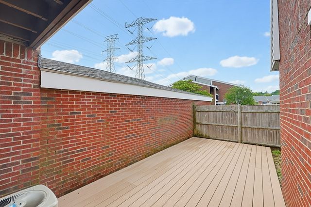 52 Rosewood Dr 52, Stoughton, MA 02072