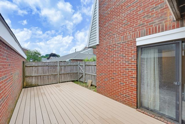 52 Rosewood Dr 52, Stoughton, MA 02072