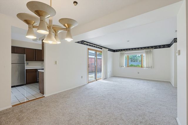52 Rosewood Dr 52, Stoughton, MA 02072