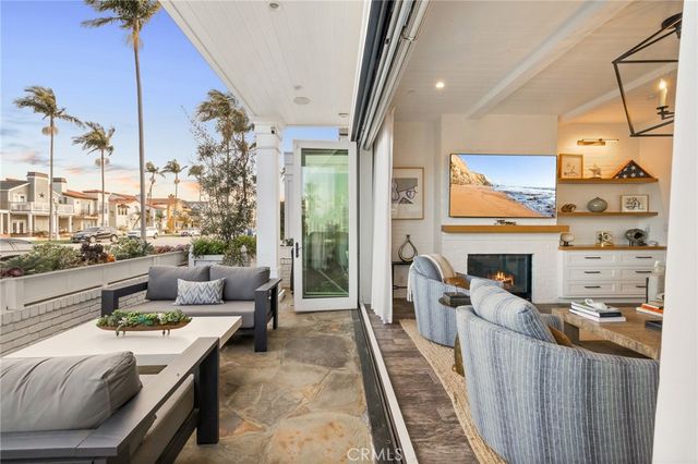 61 The Colonnade, Long Beach, CA 90803