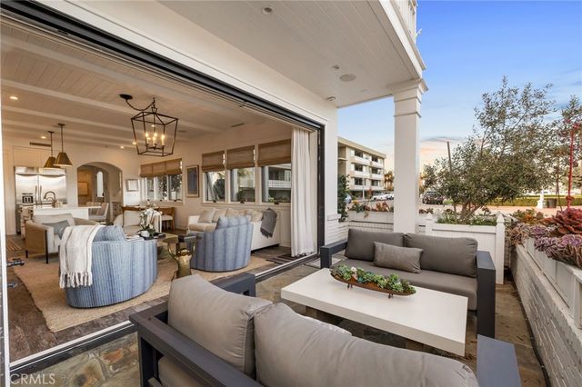 61 The Colonnade, Long Beach, CA 90803