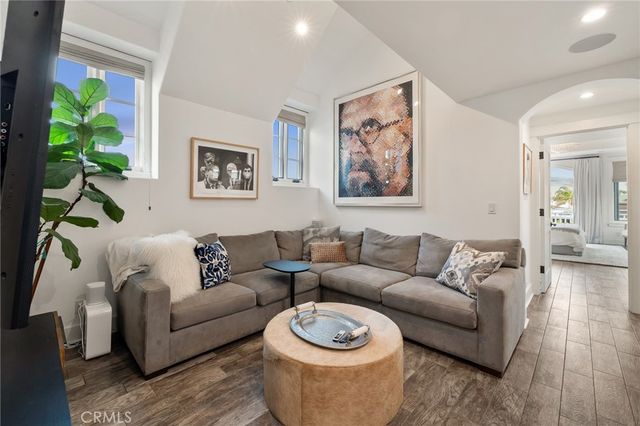 61 The Colonnade, Long Beach, CA 90803