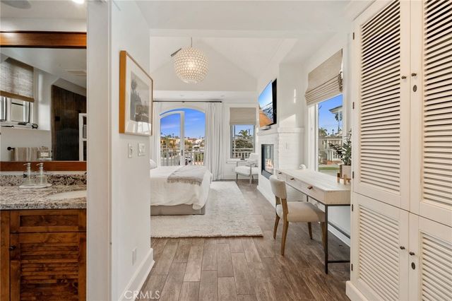 61 The Colonnade, Long Beach, CA 90803