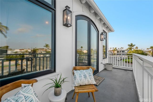 61 The Colonnade, Long Beach, CA 90803