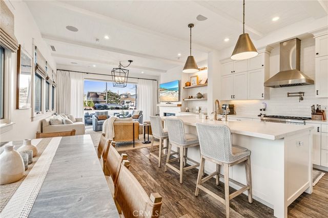 61 The Colonnade, Long Beach, CA 90803