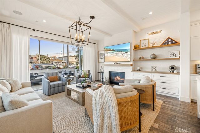 61 The Colonnade, Long Beach, CA 90803