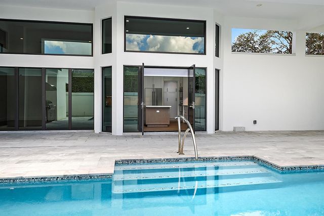 108 Waters Edge Drive, Jupiter, FL 33477