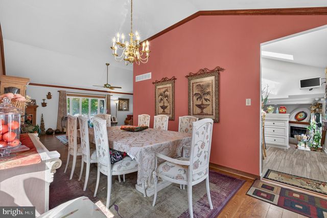 1127 HOWER LN, Philadelphia, PA 19115